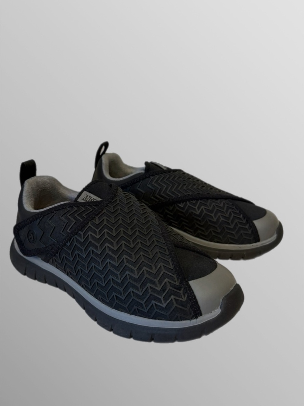 Anodyne Men's Black Slip-On Casual Walking Sneakers Sz 6.5W